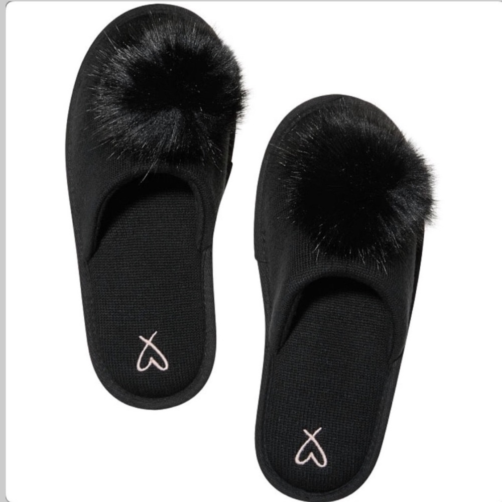 VS Pom Pom slippers pretty  M Victoria secret